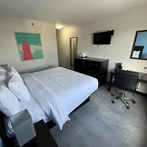 Hotel Travelodge By Wyndham Queens, New York