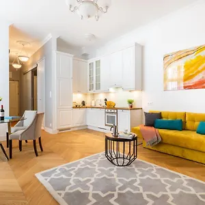 https://rent-like-home-apartament-noakowskiego.warsawhotelspoland.com